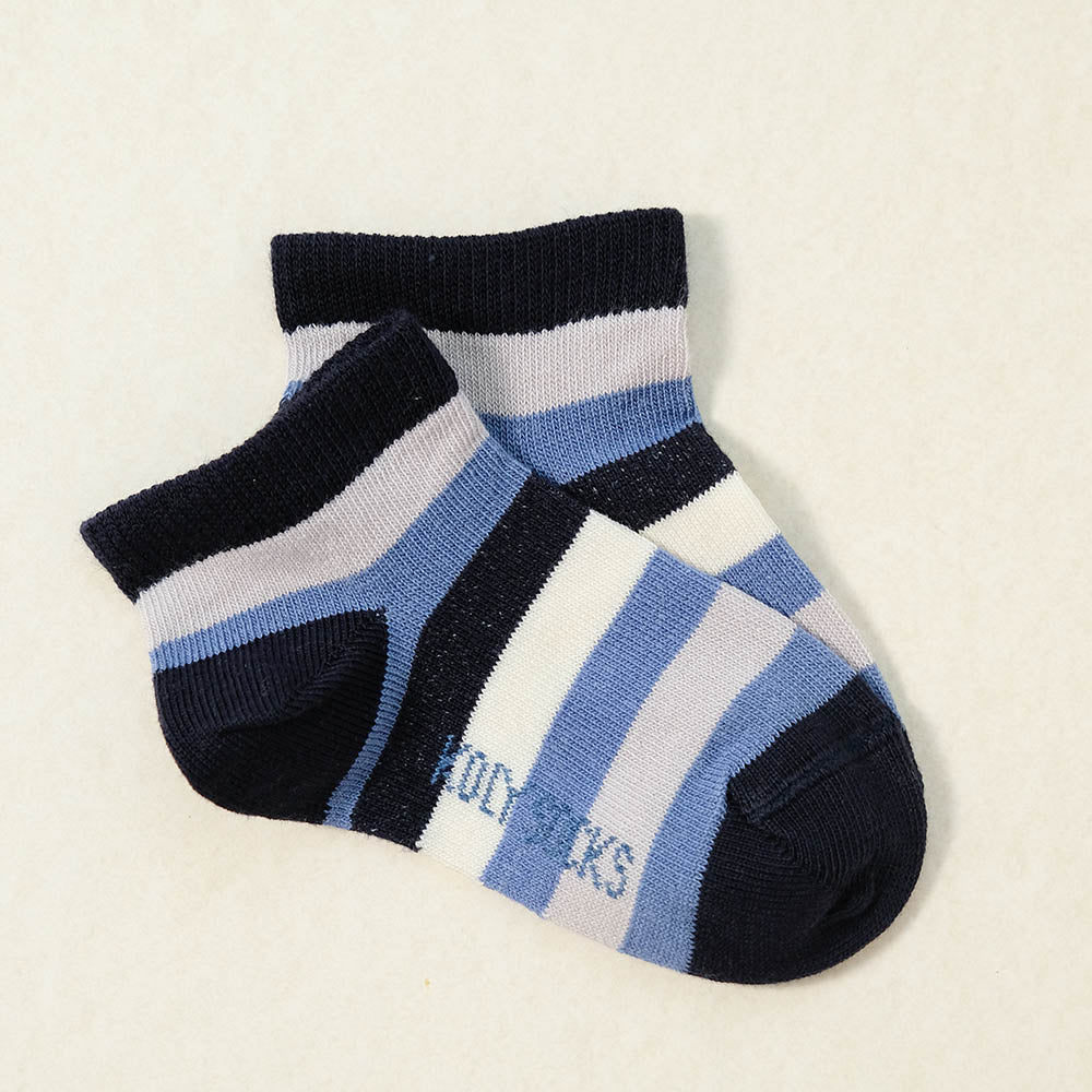 Navy striped ankle socks